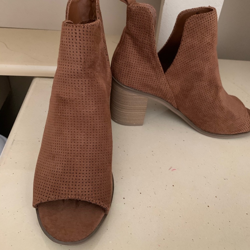 Universal Thread Booties - image 3